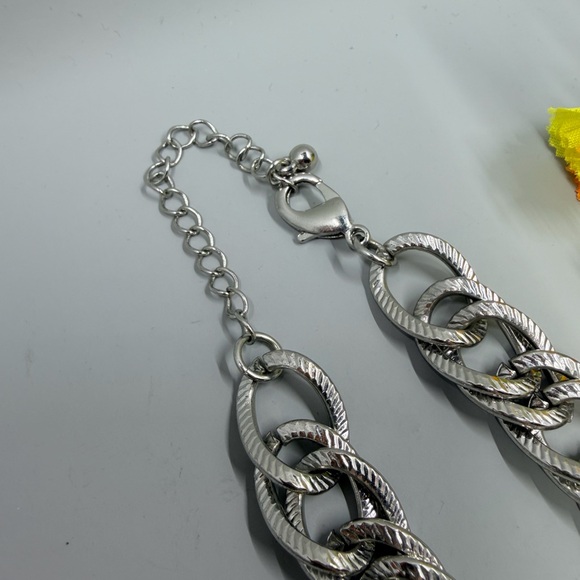 Vintage Chunky Silver Chain Style Statement Necklace - Picture 6 of 6